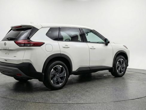 Used 2025 Nissan Rogue SV image 9