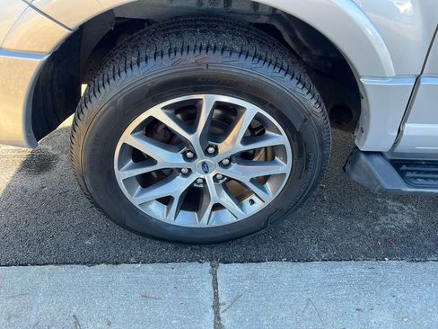 Used 2017 Ford Expedition EL XLT w/ Equipment Group 202A image 10