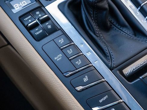 Used 2018 Porsche Macan image 21