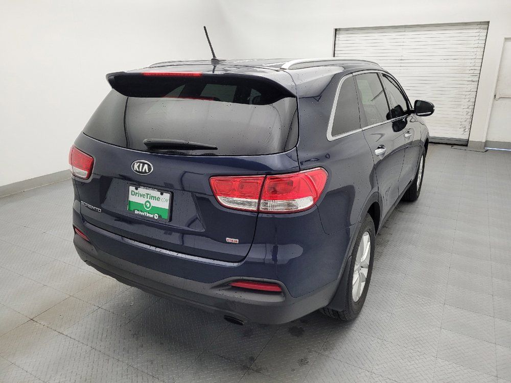 Used 2017 Kia Sorento FWD image 9