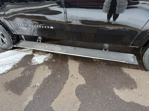 Certified 2024 Jeep Grand Wagoneer L Base image 12