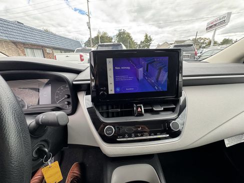 Used 2024 Toyota Corolla LE image 44