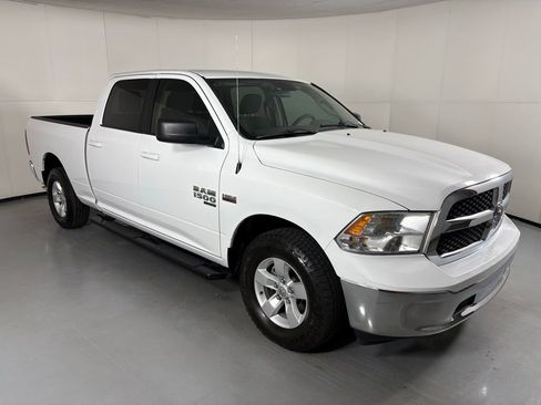 Used 2019 RAM 1500 Classic SLT RWD image 2