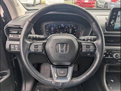 Used 2023 Honda Pilot Elite image 7