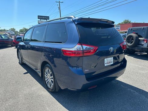 Used 2020 Toyota Sienna XLE Premium FWD image 7