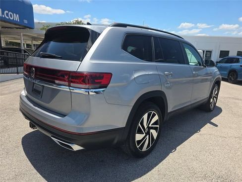 Used 2024 Volkswagen Atlas SE FWD image 3