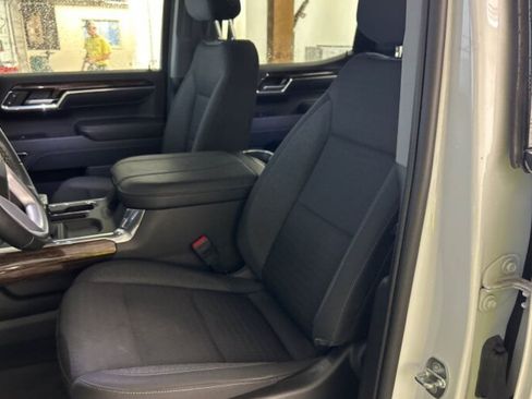 Used 2023 GMC Sierra 1500 Elevation w/ Preferred Package AWD/4WD image 3
