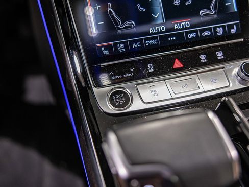 Used 2024 Audi A8 L 3.0T image 30