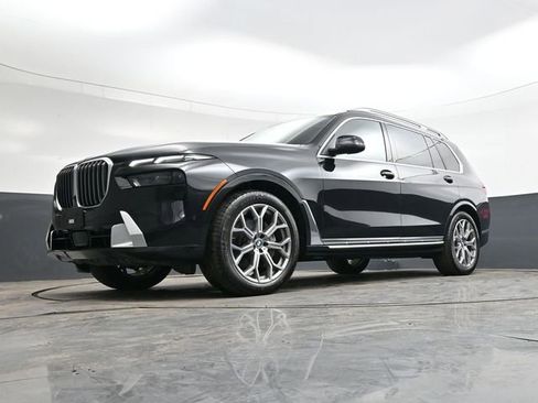 Used 2023 BMW X7 xDrive40i image 32