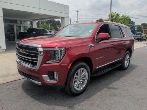 Certified 2024 GMC Yukon SLT w/ SLT Luxury Package image 5