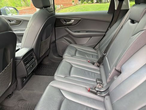 Used 2022 Audi Q7 3.0T Premium image 24