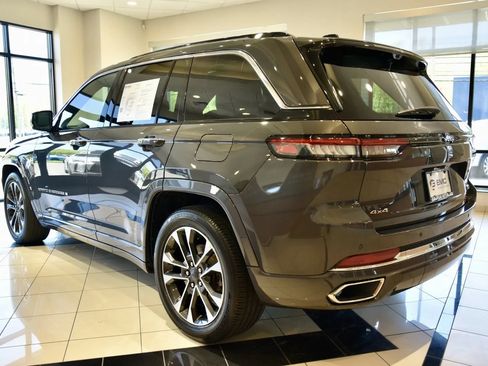 Used 2023 Jeep Grand Cherokee Overland w/ Luxury Tech Group IV AWD/4WD image 4