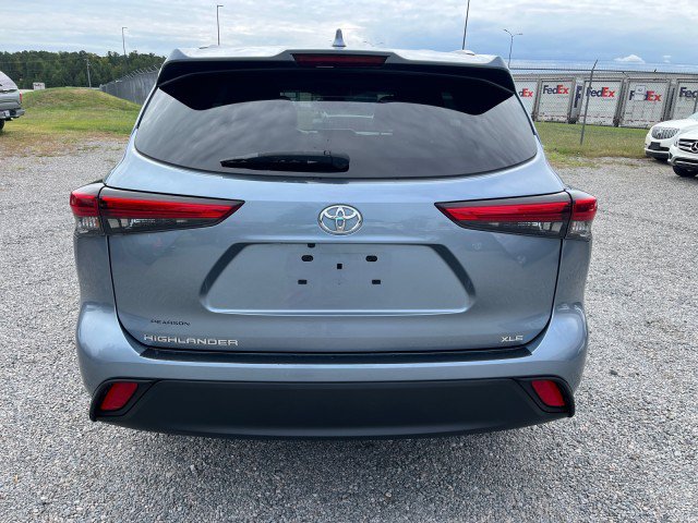 Used 2022 Toyota Highlander XLE FWD image 8