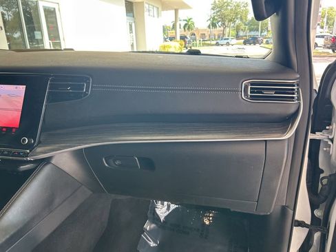 Used 2023 Jeep Wagoneer Series III w/ Preferred Equipment Group image 23