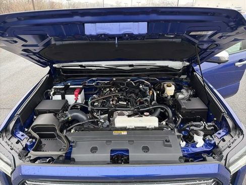 Used 2025 Toyota Tacoma Limited image 25