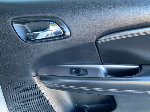 Used 2016 Dodge Journey Crossroad w/ Popular Equipment Group image 41