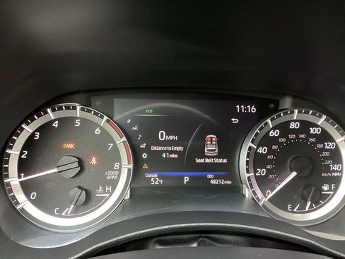 Used 2023 Toyota Highlander XLE image 13