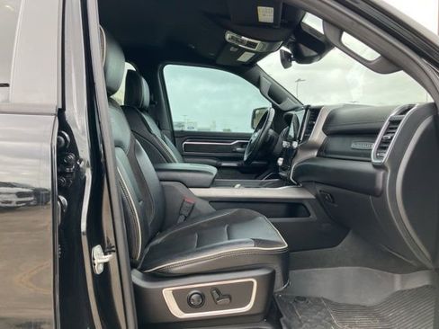 Used 2024 RAM 1500 Laramie AWD/4WD image 10
