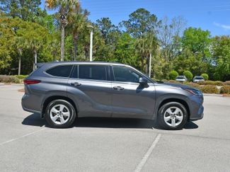 Used 2021 Toyota Highlander LE AWD/4WD video 2