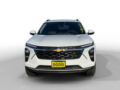 Used 2025 Chevrolet Trax LT w/ Driver Confidence Package image 8