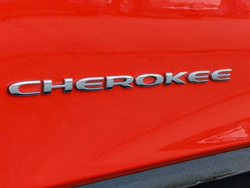 Used 2021 Jeep Cherokee Latitude Lux image 11