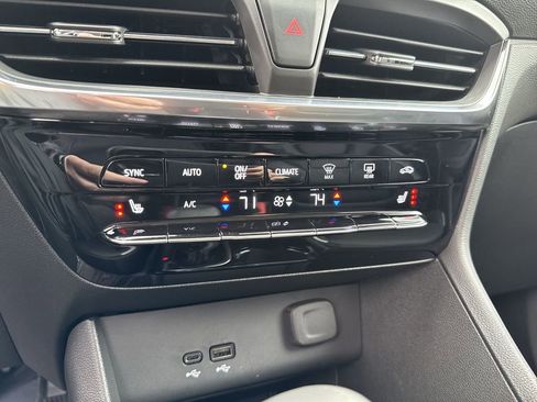 Certified 2024 Buick Encore GX Avenir w/ Avenir Convenience Package FWD image 15