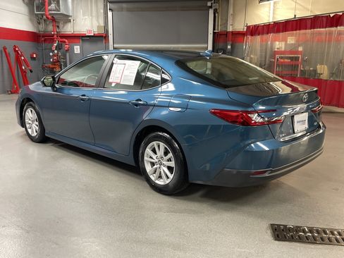 Used 2025 Toyota Camry LE w/ Convenience Package FWD image 8