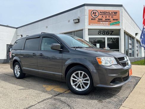 Used 2016 Dodge Grand Caravan SXT w/ Rear Park Assist Package FWD image 2