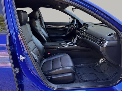 Used 2018 Honda Accord Sport image 19