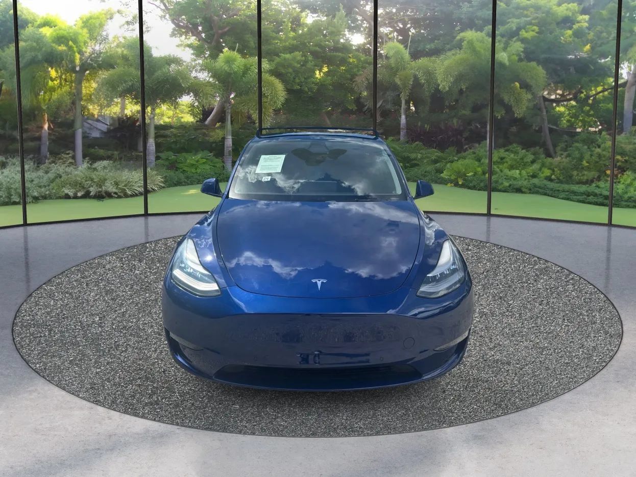 Used 2021 Tesla Model Y Long Range AWD/4WD image 2