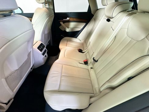 Used 2022 Audi Q5 e Premium Plus w/ Premium Plus Package image 23