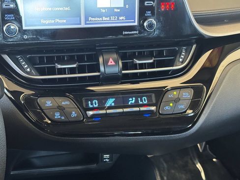 Used 2021 Toyota C-HR LE FWD image 19