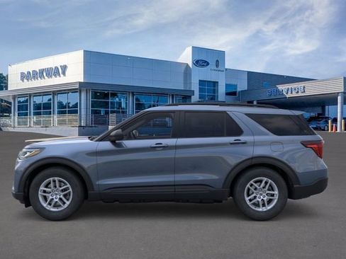 New 2026 Ford Explorer Active RWD image 3