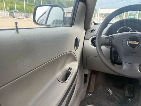 Used 2008 Chevrolet HHR LT image 26