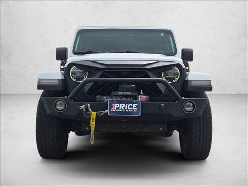 Used 2018 Jeep Wrangler Unlimited Sahara AWD/4WD image 2