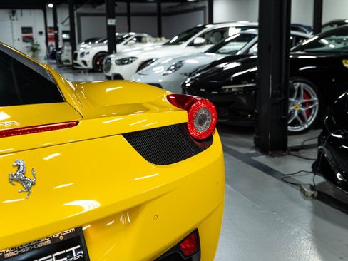 Used 2010 Ferrari 458 Italia Coupe RWD image 87