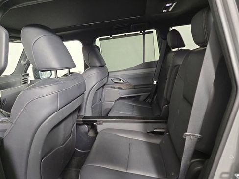 Used 2024 Lexus GX 550 w/ Accessory Package (2T) AWD/4WD image 16
