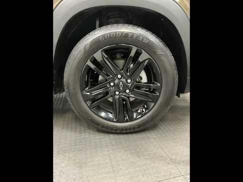 Used 2024 Chevrolet Trax ACTIV w/ Sunroof Package FWD image 41