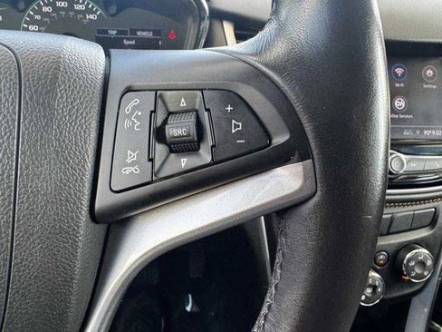 Used 2021 Chevrolet Trax LT w/ Driver Confidence Package AWD/4WD image 25