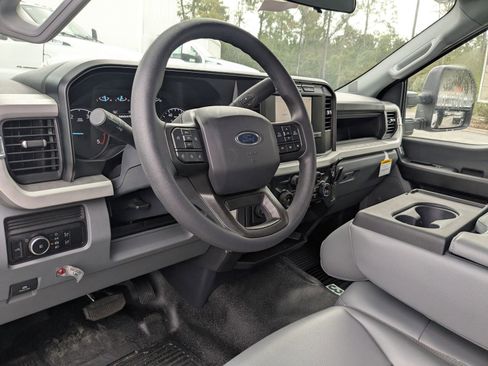 New 2024 Ford F550 4x4 Regular Cab Super Duty image 16