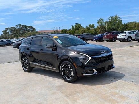 Certified 2025 Kia Sportage SX image 2