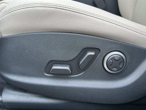 New 2026 Genesis GV70 2.5T Advanced AWD/4WD image 24