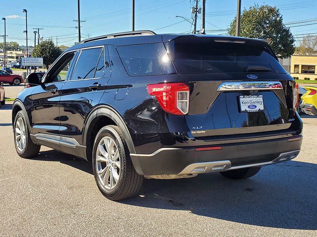 Certified 2023 Ford Explorer XLT w/ Equipment Group 202A AWD/4WD image 8