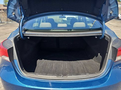 Used 2014 Hyundai Elantra SE FWD image 12
