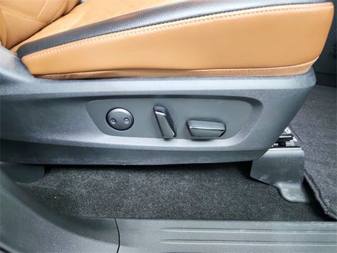 Used 2024 Nissan Pathfinder Platinum w/ Cargo Package image 41