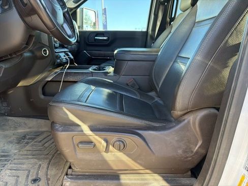 Used 2023 GMC Sierra 3500 Denali image 18