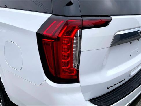 Used 2024 GMC Yukon XL Denali image 25