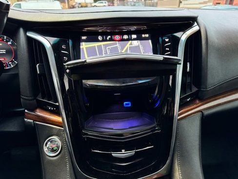 Used 2016 Cadillac Escalade Luxury image 20