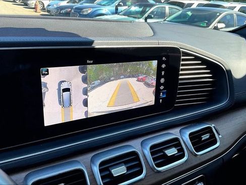 Used 2023 Mercedes-Benz GLS 450 4MATIC image 23
