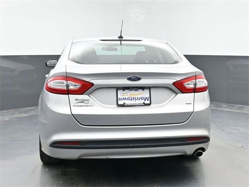 Used 2016 Ford Fusion SE image 15